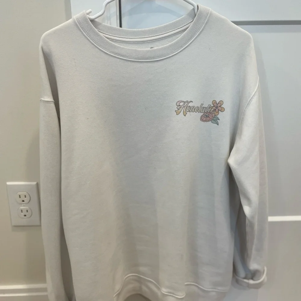Hollister White Oversized Long Sleeve crew - Picture 2 of 7